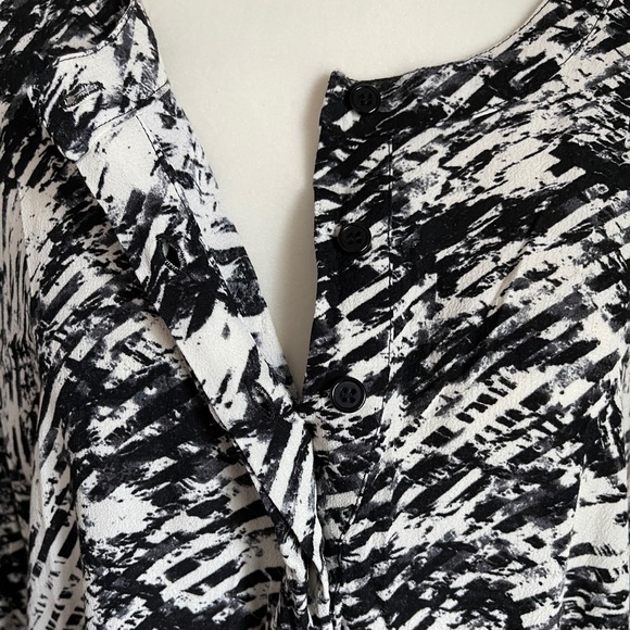 Rose & Olive | Blouse (NWOT) - Picture 3 of 5